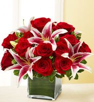 Rose and Lily Cube Bouquet Rose and Lily Cube Bouquet