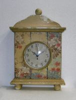 Faded Flower, Weathered Wood Mantle Clock