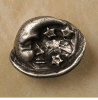 Lunar Cabinet Knob/Pull In Pewter (Right Facing)