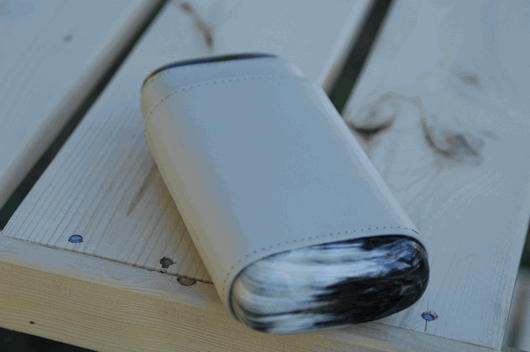 Andre Garcia 3 Finger White Classic series with Horn Top
