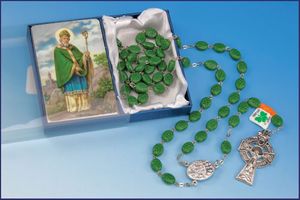 Oval Shamrock Rosary W / Water Knock Center" itemprop="image