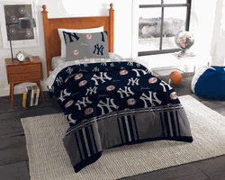 MLB New York Yankees Rotary Twin Bed In A Bag Set 64 x 86 Inches