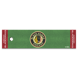 NHLRETRO Chicago Blackhawks Putting Green Mat - 1.5ft. x 6ft.