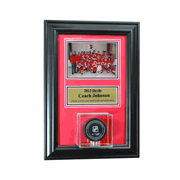 Perfect Cases Wall Mounted Hockey Puck Case with 5x7 and Engraving Plate for Individual Award -