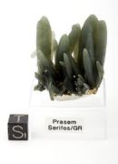 SOLD: large top museum grade Prasem cluster