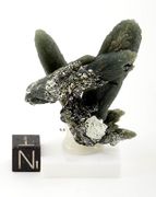 SOLD: top museum grade Prasem cluster with beautiful magnetite rose (rear side)