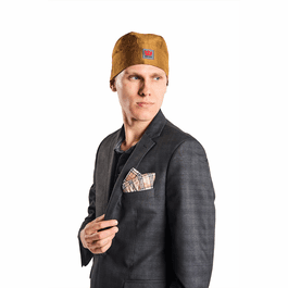 How Silk Beanies Can Ease Spring Wind Burn