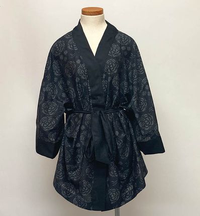 Short Black Lotus Print Kimono