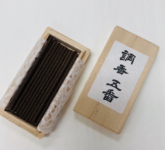 Kyara Chokoh No. 5 - Mini, 20 half-sticks, Paulownia box