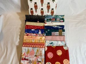 18 Christmas FQ Bundle in Deco Box