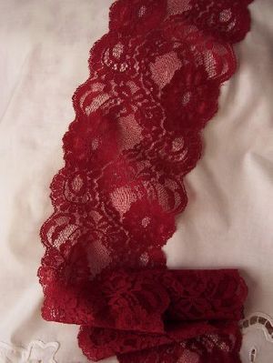 Burgandy Lace 5 inch Scallop