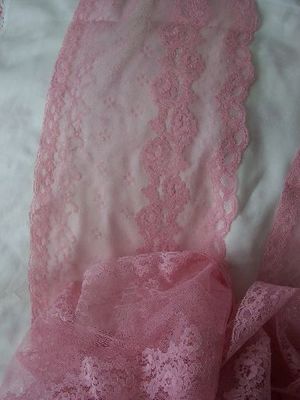 Dusty Rose Border Lace