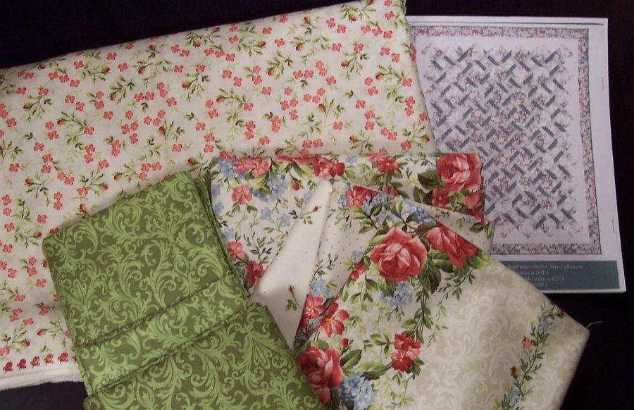 Roses on the Vine Garden Twist Complete Quilt Kit