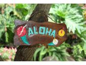 12" Hawaiian ALOHA Sign with Hibiscus Flowers. Tropical Tiki Decor.  Gifts with Aloha!