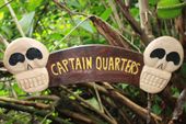 CAPTAIN QUARTERS South Seas Skull Head PIRATE SIGN  - 24"