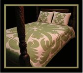 COCONUT PINEAPPLE Hand Quilted Bedspread. Hand Stitched Hawaiian Quilt. Tropical Bedroom Decor