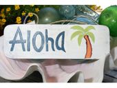 Hawaiian ALOHA Welcome Sign - Nautical / Coastal Decor - Tiki Decorations - Gifts with Aloha...