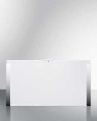 SUMMIT COMMERCIAL SCFM182 Commercially Approved Manual Defrost Chest Freezer, 18 Cubic Foot Interior with Three Removable Baskets