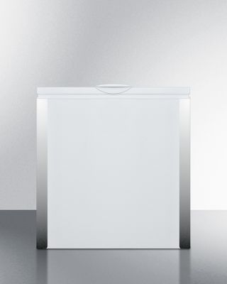 SUMMIT COMMERCIAL SCFM62 Commercially Approved Manual Defrost Chest Freezer, 5 Cubic Foot Interior with One Removable Basket