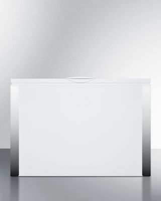 SUMMIT COMMERCIAL SCFM92 Commercially Approved Manual Defrost Chest Freezer, 9 Cubic Foot Interior with Two Removable Baskets