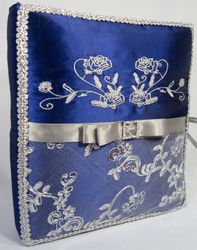 Quinceanera Bible w/ flowers in Royal Blue