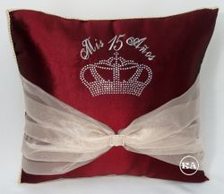 Quinceanera Pillow w/ Crown - Burgundy