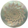 Blacklip shell round in gold