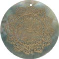 Blacklip shell round in gold