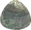 Blacklip shell triangle in black