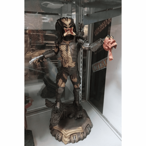 Sideshow Collectibles Predator Exclusive Statue