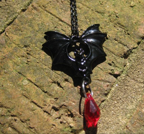 Haunted DO WHAT I WANT Vampire hypnosis Pendant