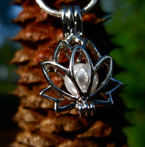 Magick Lotus Charm Life renewal and regeneration START NEW