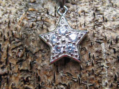 MARILYN MONROE GLAMOUR SPELL PENDANT