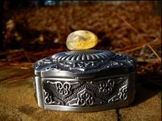 Recharging amplifying box WITH citrine wish crystal
