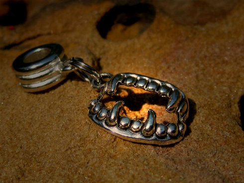 VAMPIRE POWER CHARM THOUGHT PERSUASION CONTROL