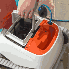 Maytronics Dolphin Echo Robotic Pool Cleaner 99996114-US