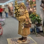 37" Vintage-Style Santa Clause Statue w/Tree & Gfit Basket 37" Vintage-Style Santa Clause Statue w/Tree & Gfit Basket