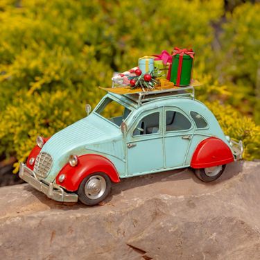 Blue & Red Buggy w/Christmas Gifts - Click to enlarge