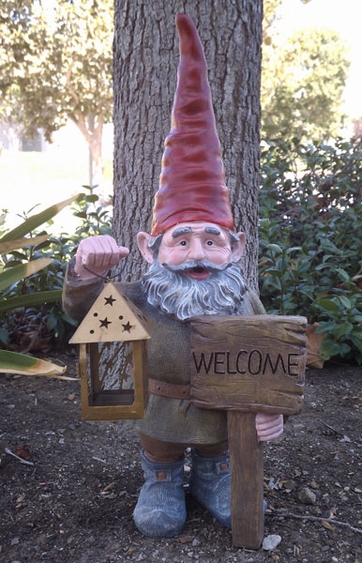 Gnome Statue w/Welcome Sign - Click to enlarge