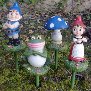 Gnomeo & Juliet Garden Stakes (Set of 4) - Click to enlarge