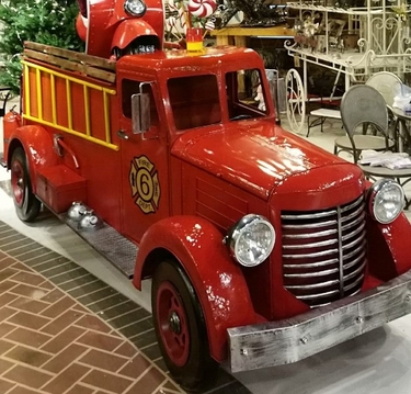 Large Fire Truck Engine Decor - Click to enlarge