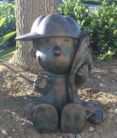 Peanuts Collection: Linus w/Blanket - Bronze Patina - Click to enlarge