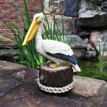 Pelican on Post Statue - Painted - Click to enlarge