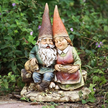 Romantic Gnome Couple - Click to enlarge