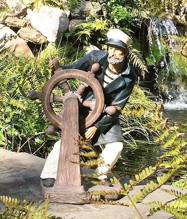 Sea Captain Statue - Click to enlarge