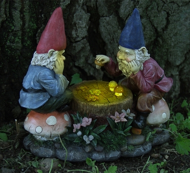 Gnomes Playing Checkers : non-lighting - Click to enlarge