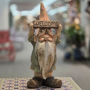 Vintage Gnome w/Welcome Sign - Click to enlarge