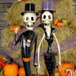 Vintage Horror Noir Iron Skeleton Couple (Set of 2) Vintage Horror Noir Iron Skeleton Couple (Set of 2)