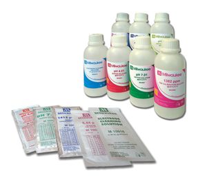 Milwaukee Rinse Solution - Deionized Water - Box of 25 Sachets of 20 ml each - M10000B
