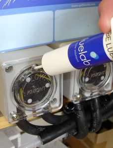 Bluelab Peridoser Tube Lube. 15cc Syringe - PERILUBE